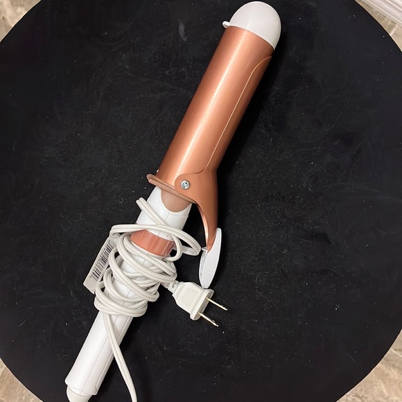 Conair double ceramic 1 1/2 inch barrel - Picture 1 of 7